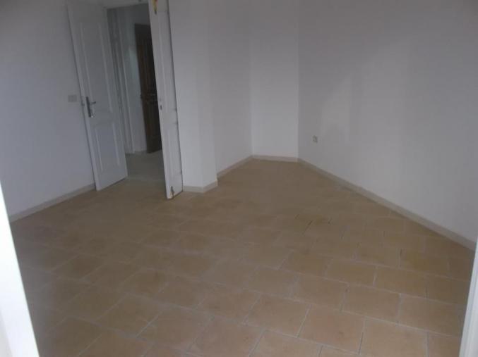 Appartement 1er main petite résidence gardé