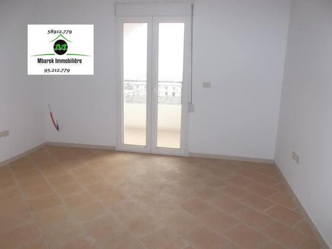 Appartement 1er main petite résidence gardé