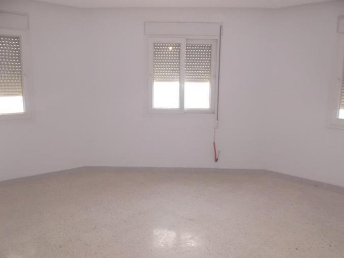 Appartement 1er main petite résidence gardé