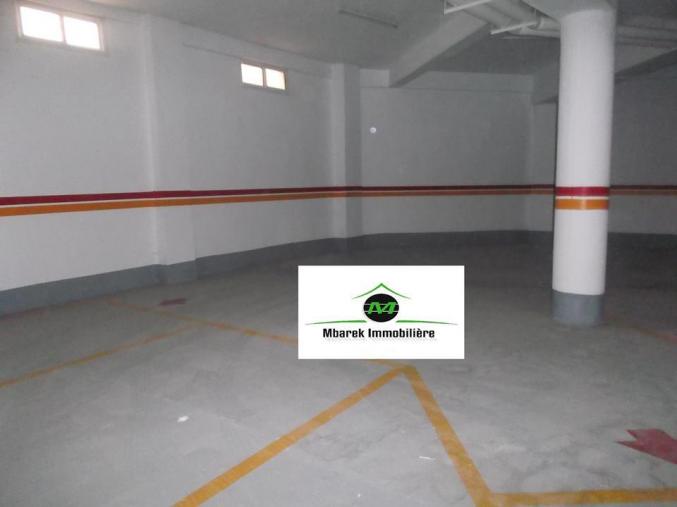 Appartement 1er main petite résidence gardé