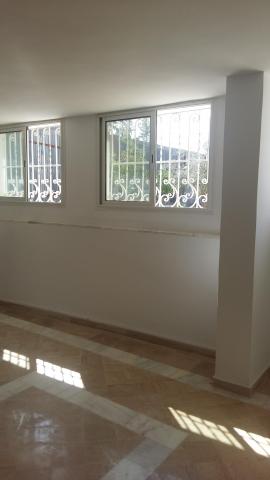 A louer  rez de jardin