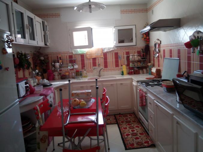 Une maison en deux étages a Ezzouhor