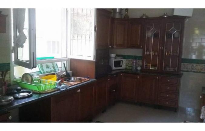 villa avec piscine a la soukra