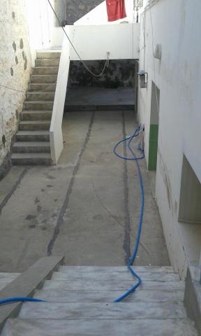 للبيع بقربة وسط البلاد بحي بولعابة أمام الجامع