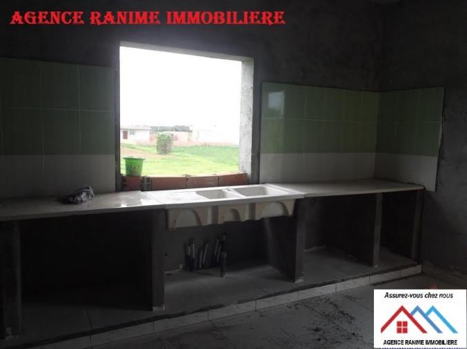 Maison inachevé ds 1080m2 a la plage