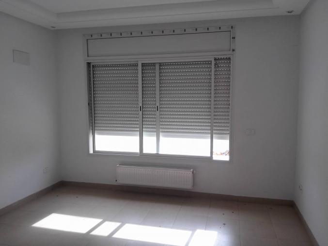 Immense appartement a ennasr