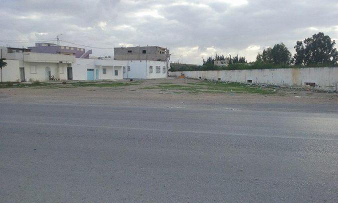 Av un terrain à Djedeida sur la route principale