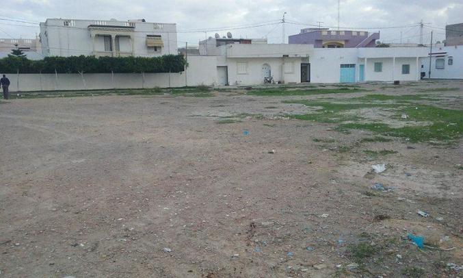 Av un terrain à Djedeida sur la route principale