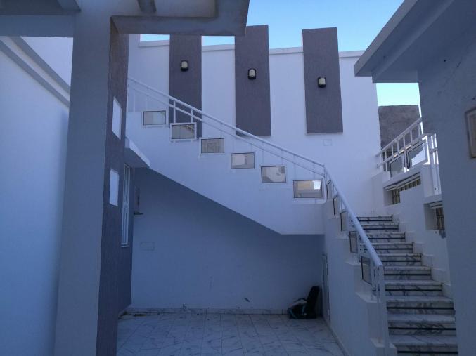 Villa + 4 Appartements