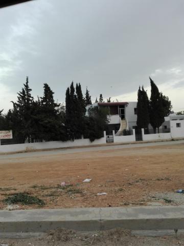 Maison bon emplacement khaznadar le bardo