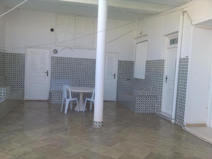 villa avec local commercial 500m2