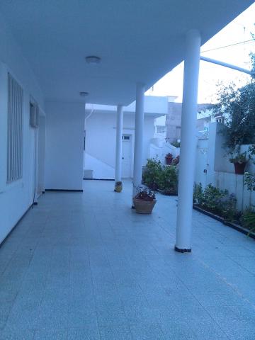 villa avec local commercial 500m2