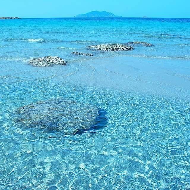 Maison inachevé ds 1080m2 a la plage