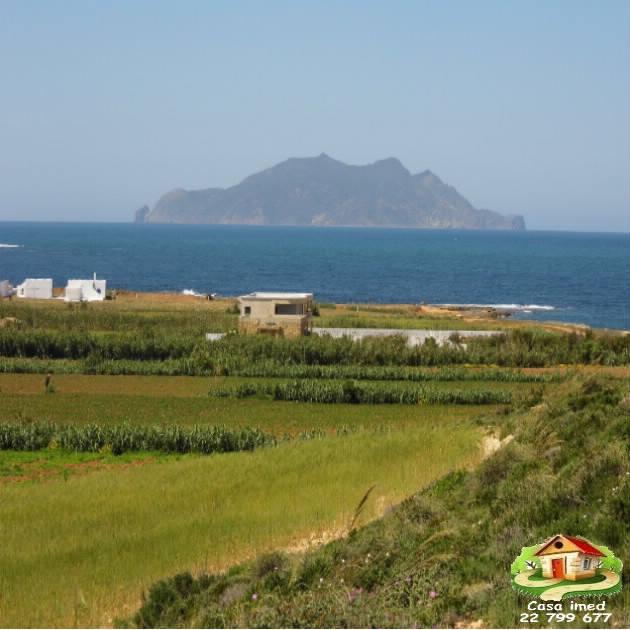 323m2 à 150dt metre pied dans l'eau