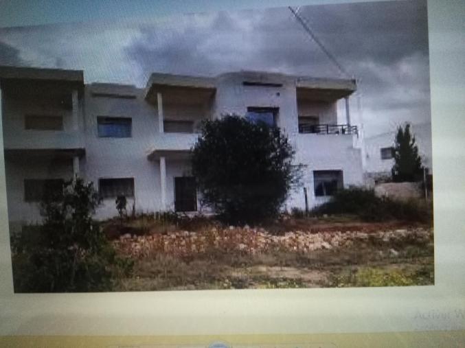 Villa et deux appartement