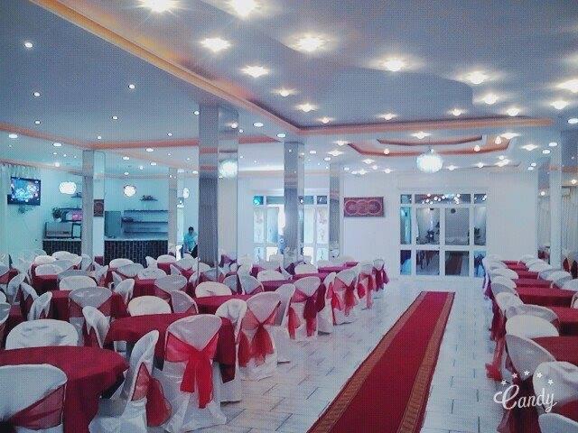 A vendre villa + Salle des fêtes