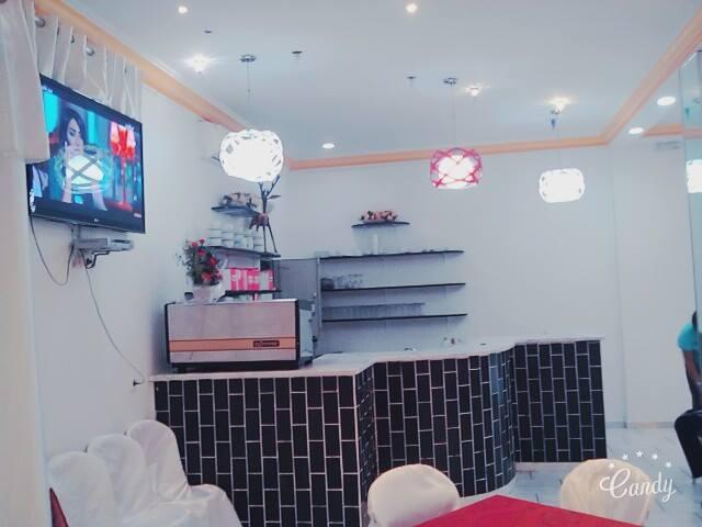 A vendre villa + Salle des fêtes