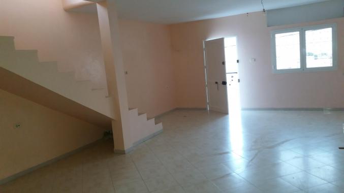 Maison au 1er etage d'une villa