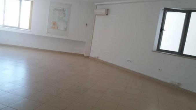 Bureau avec hall et 1 bureau au centre urbain nord