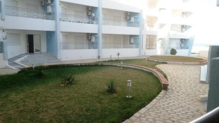 Joli RDC vue mer des pièces principales et du balcon