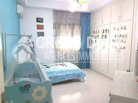 Av un luxueux appartement à l'aouina