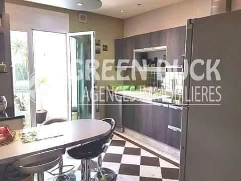 Av un luxueux appartement à l'aouina