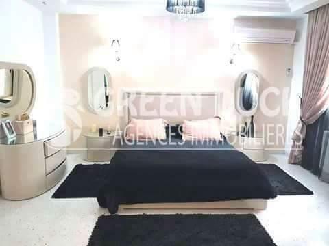 Av un luxueux appartement à l'aouina