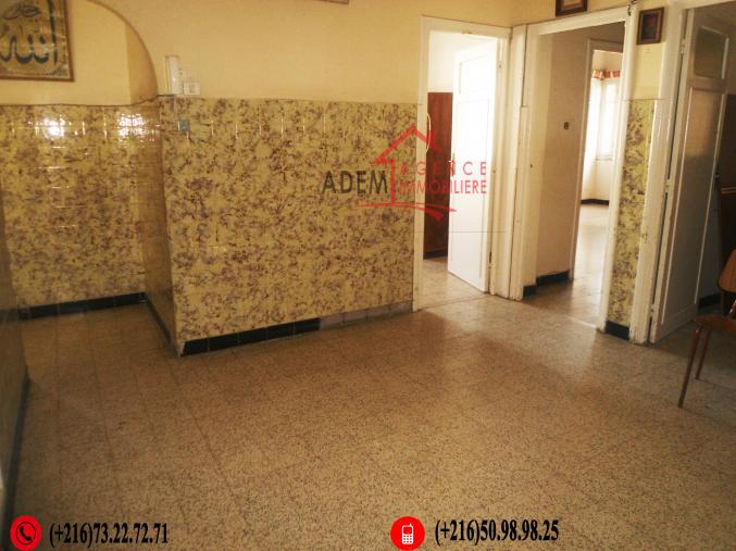 un étage de villa un petit lot de terrain