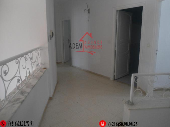 une spacieuse villa situé dans un emplacement résidentiel