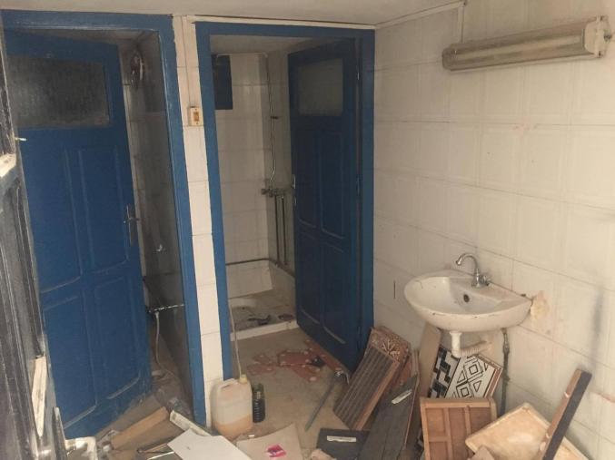 LOCAL COMMERCIAL À ezzahra