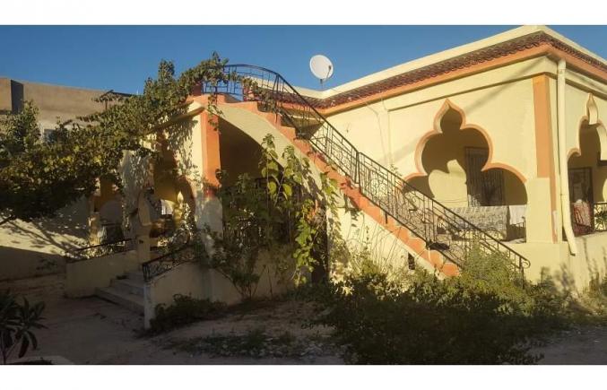 Maisons et Villas 800m2 à Bou Arada