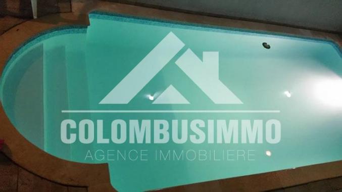 Coquette villa avec piscine