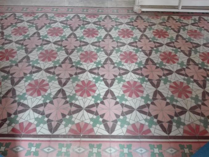 للبيع دار عربي في منطقة السيدة المنوبية