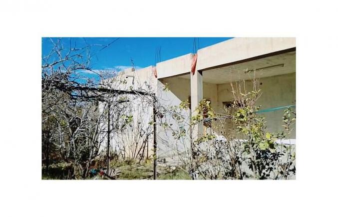 Terrain et Villas et 7 Garages