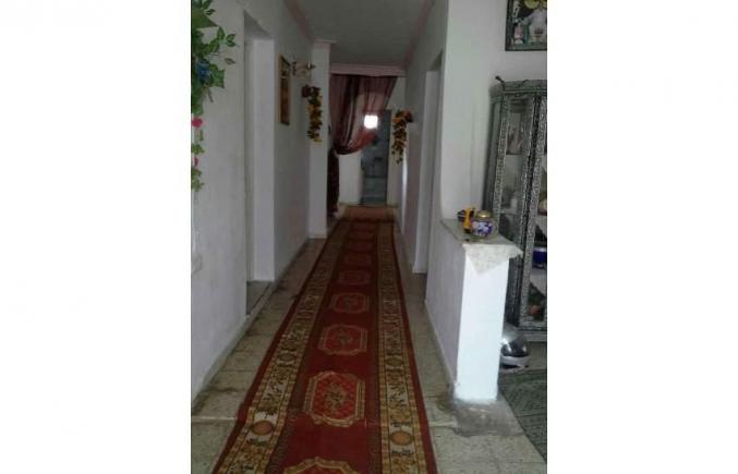 Maison avec large jardin