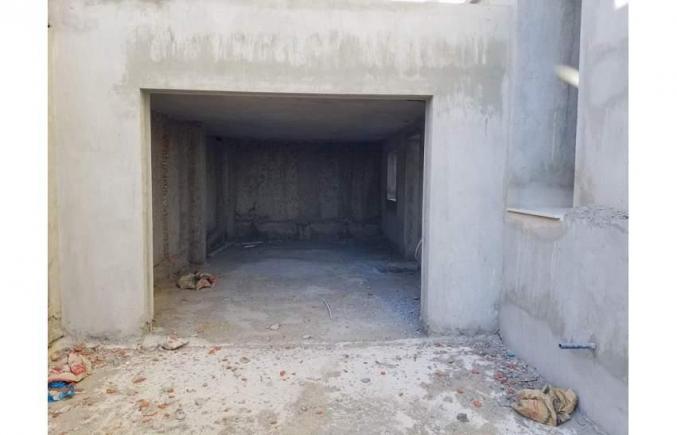 villa inachevé route de tunis cité el ons