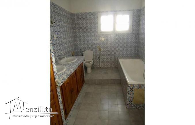 1ér étage de villa à khzema ouest