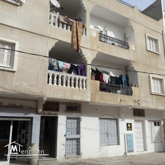 Une petite immeuble à vendre