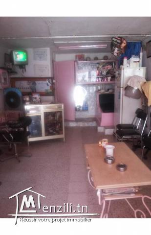 Fond de comerce salon de coiffures avec matériel