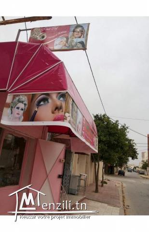 Fond de comerce salon de coiffures avec matériel