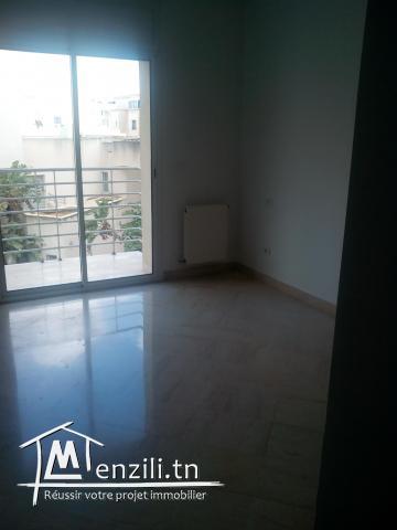 LAC II, Résidence Dar Al-Hana Appartement A22 de haut standing située au deuxième étage