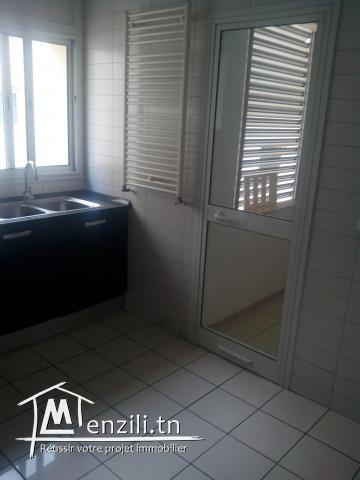 LAC II, Résidence Dar Al-Hana Appartement A22 de haut standing située au deuxième étage