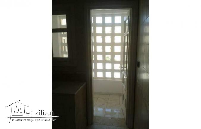 à vendre Appt S+2 situé au RDC, Cité Nour Jaafar