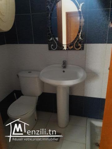 للبيع منزل  ومحلات تجارية