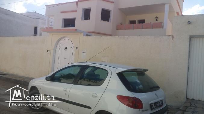 Grande villa haut standing avec piscine