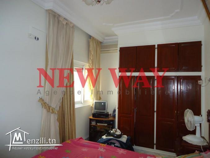 Maison erigée sur trois niveaux à cité erriyadh