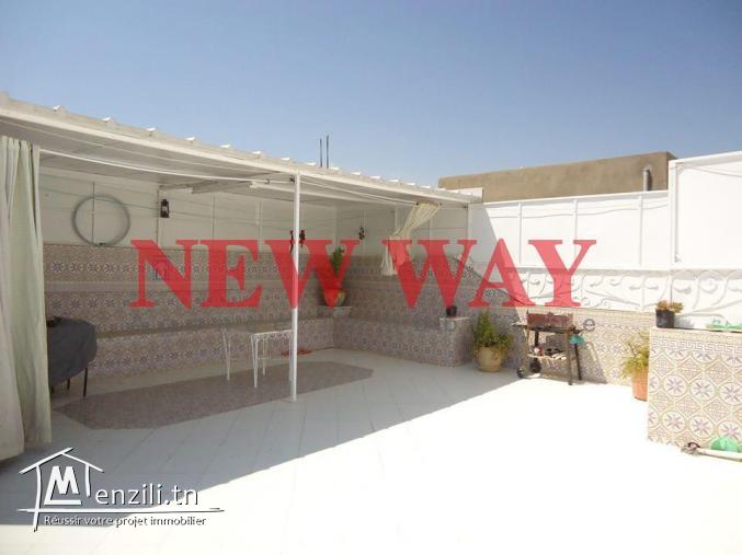 Maison erigée sur trois niveaux à cité erriyadh