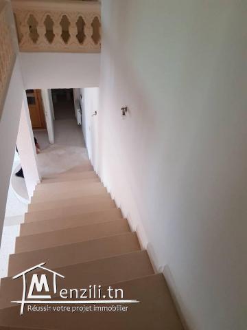 Un appartement avec entre principale indépendante a louer