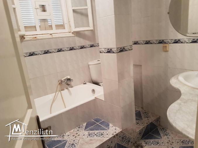 Un appartement avec entre principale indépendante a louer