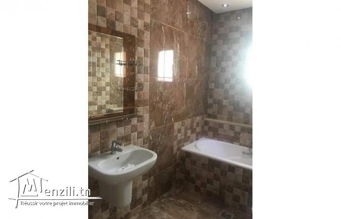Etage villa 180m2 à Ghazela